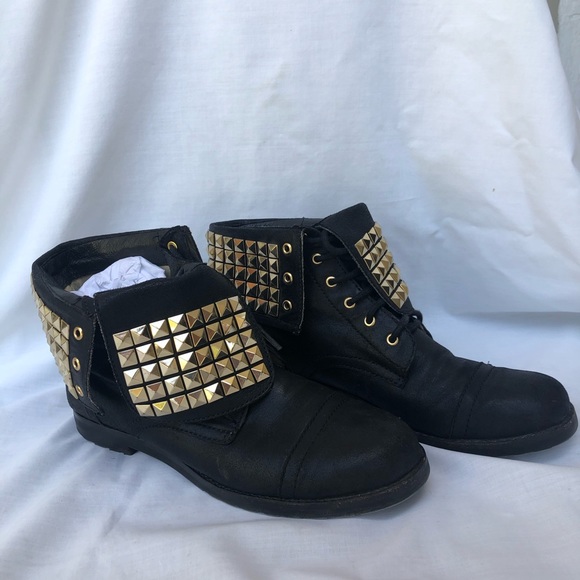 Micheal Kors Studded Booties🎖 - Picture 2 of 5